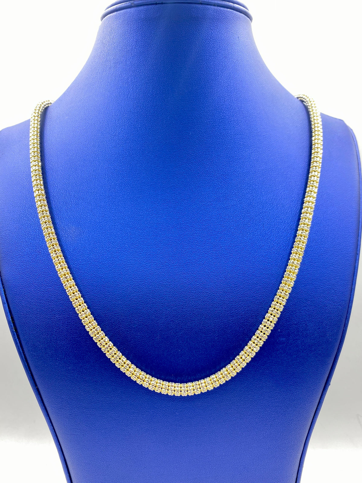 14K Gold 5mm Ice Chain in yellow gold, 22” - close-up product photo