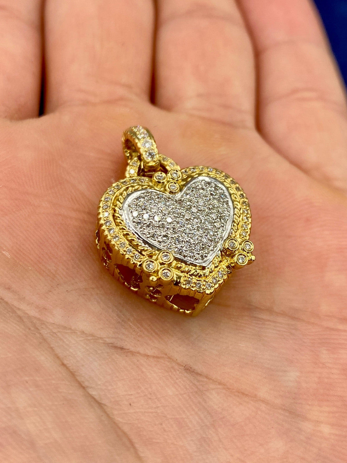 18K Gold Regal Heart Diamond Pendant - additional product view 3