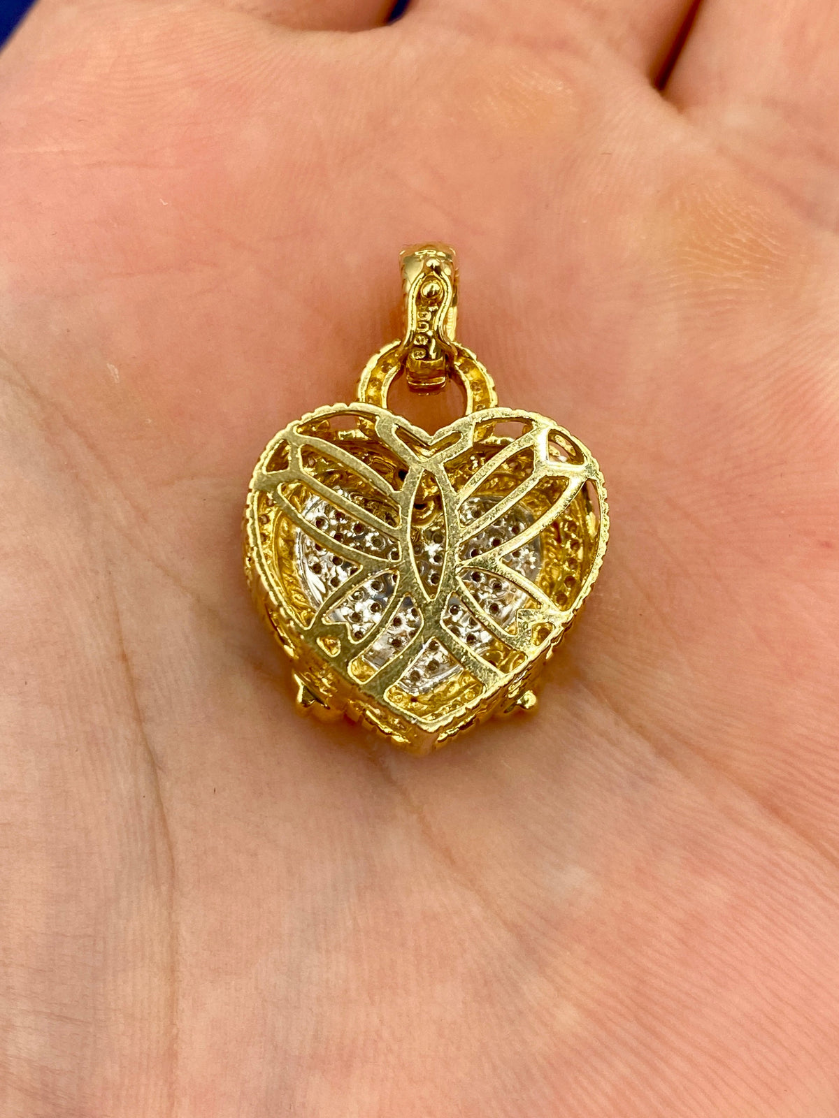 18K Gold Regal Heart Diamond Pendant - additional product view 5