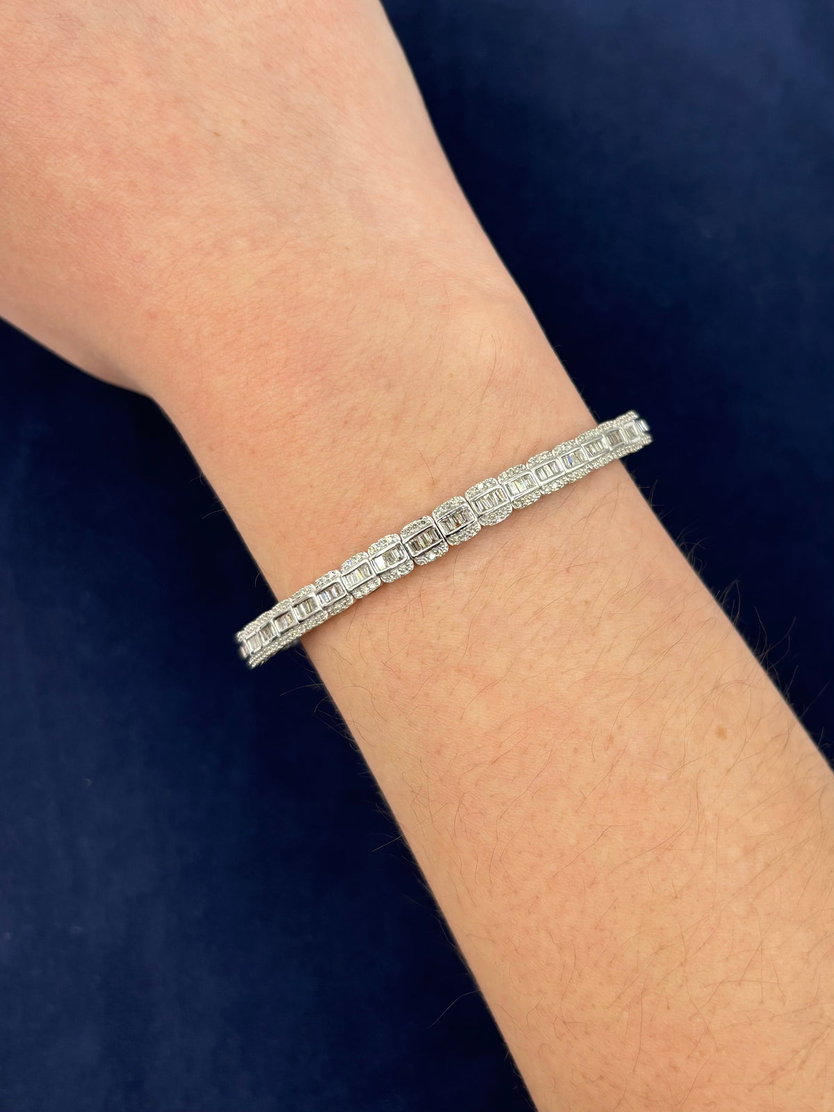14K Gold Baguette Diamond Bangle Bracelet 5.4mm - additional product view 5