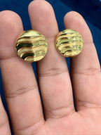 18K Gold Wavy Circle Earrings - additional product view 4