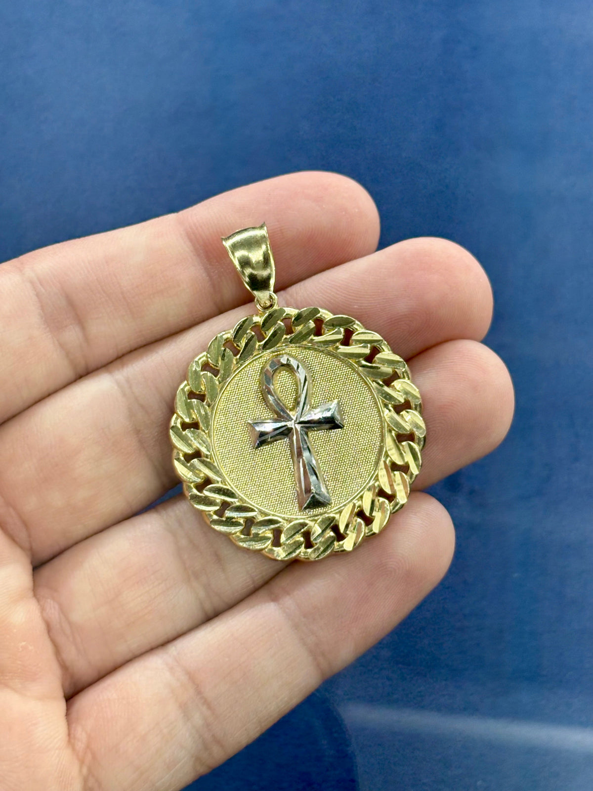 10K Gold Cuben Style Ankh Circle ￼pendant - additional product view 2