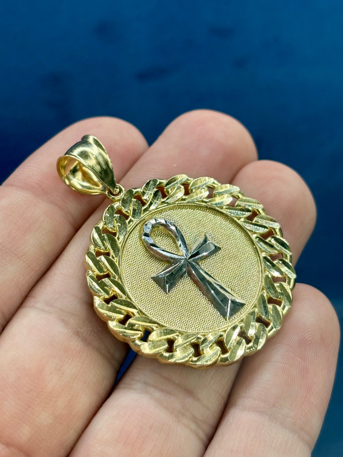10K Gold Cuben Style Ankh Circle ￼pendant - additional product view 4