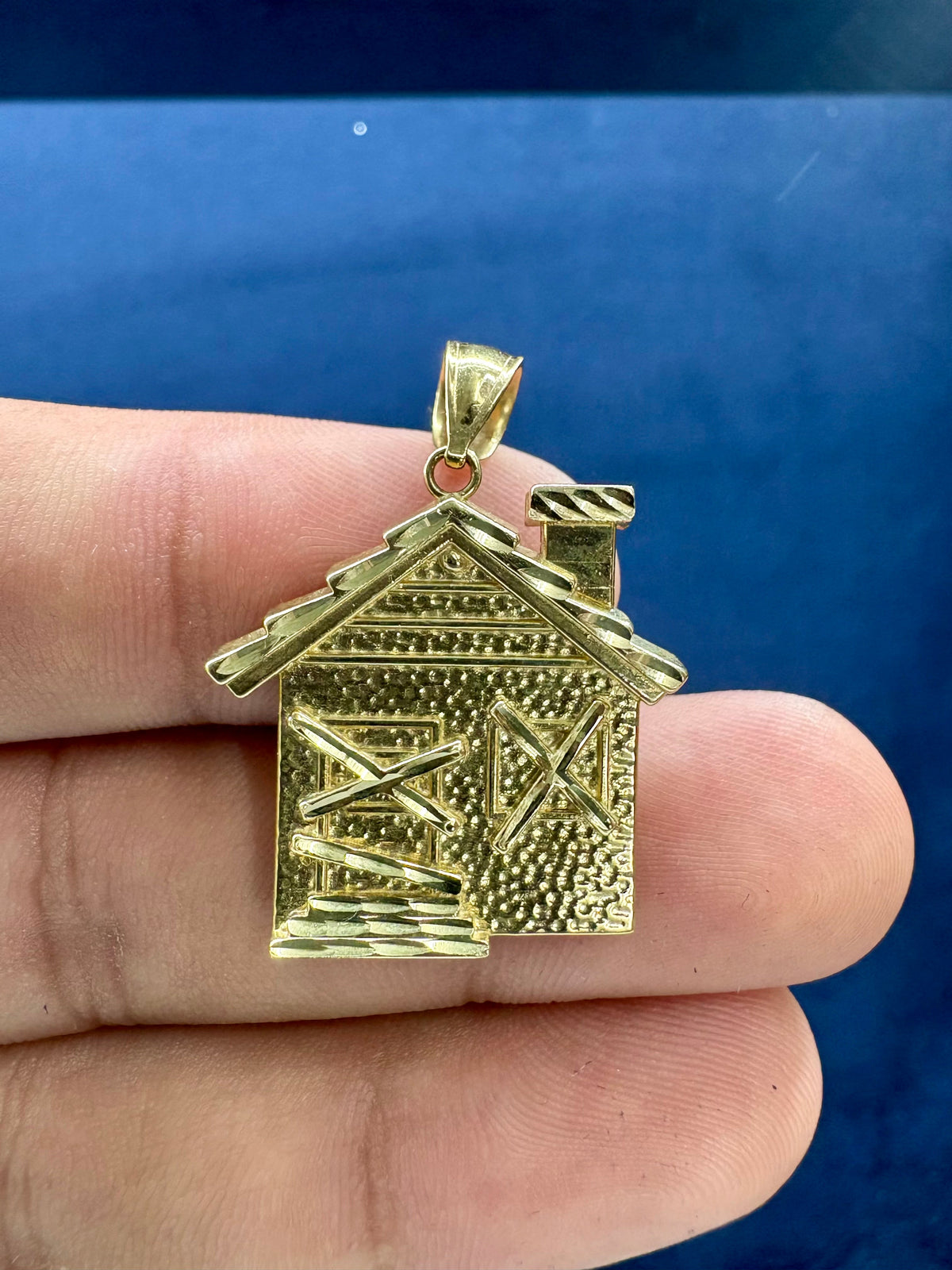 10K Gold House Pendant - additional product view 2