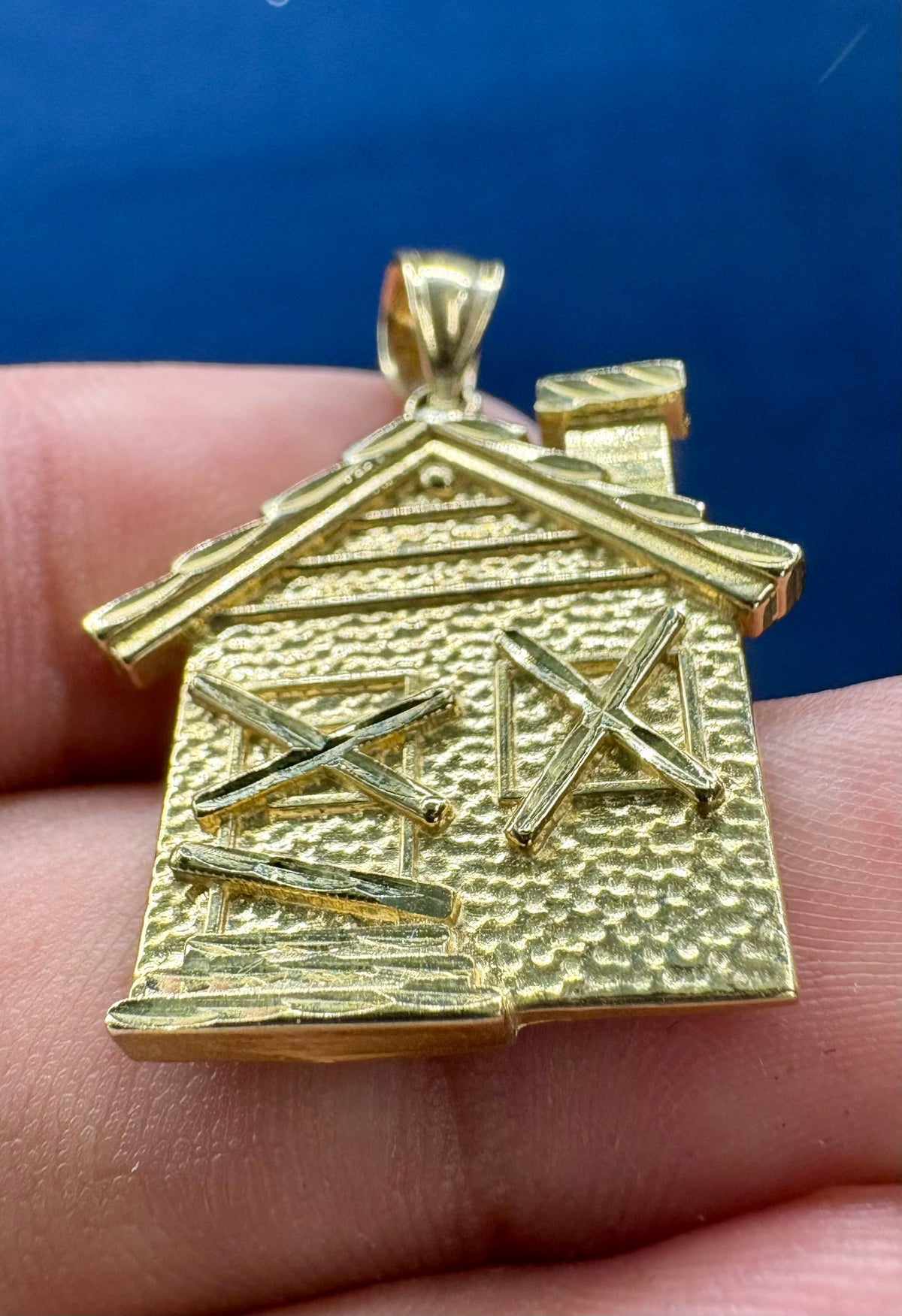 10K Gold House Pendant - additional product view 5