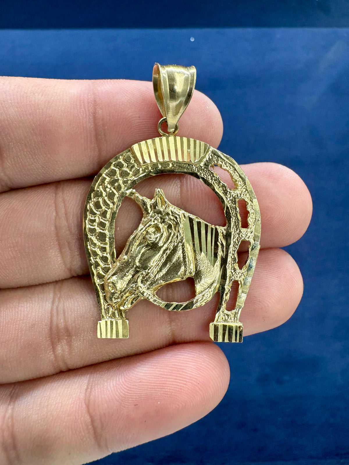 10K Gold Horseshoe Pendant - additional product view 2