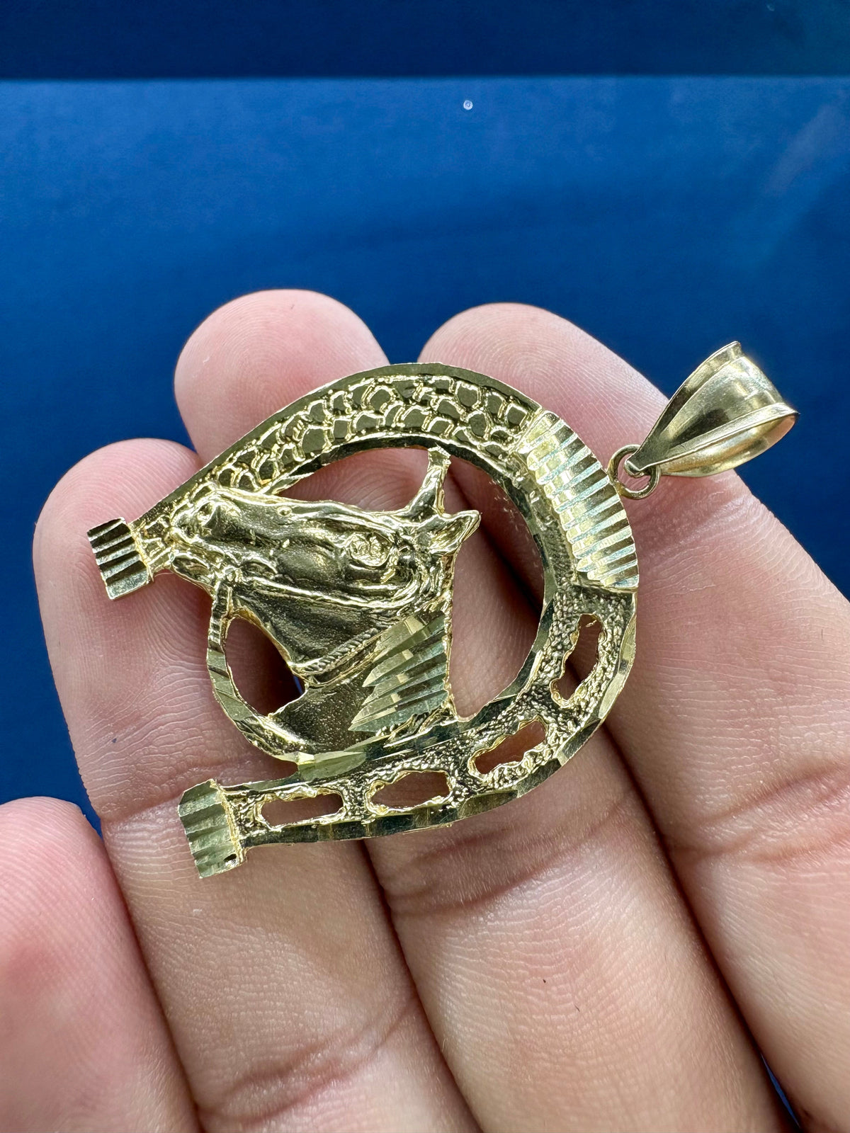 10K Gold Horseshoe Pendant - additional product view 4