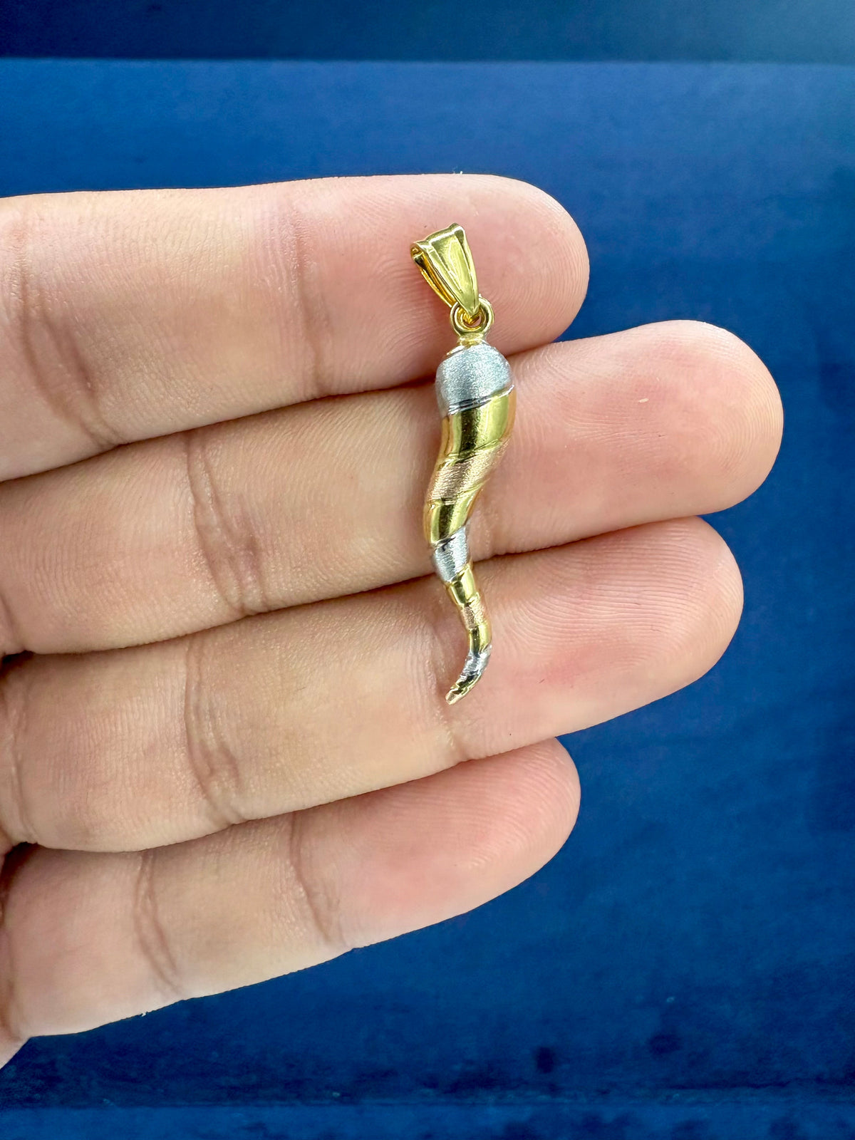 14K Gold Tri-Color Italian Horn Pendant - additional product view 2