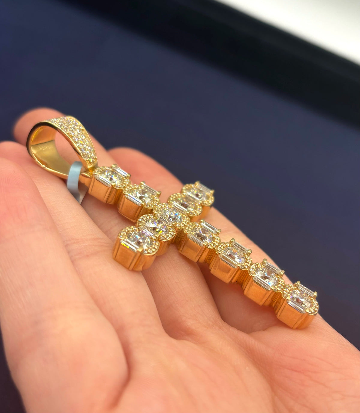 14K Gold "los Diamantes" Cross Diamond Pendant - additional product view 3