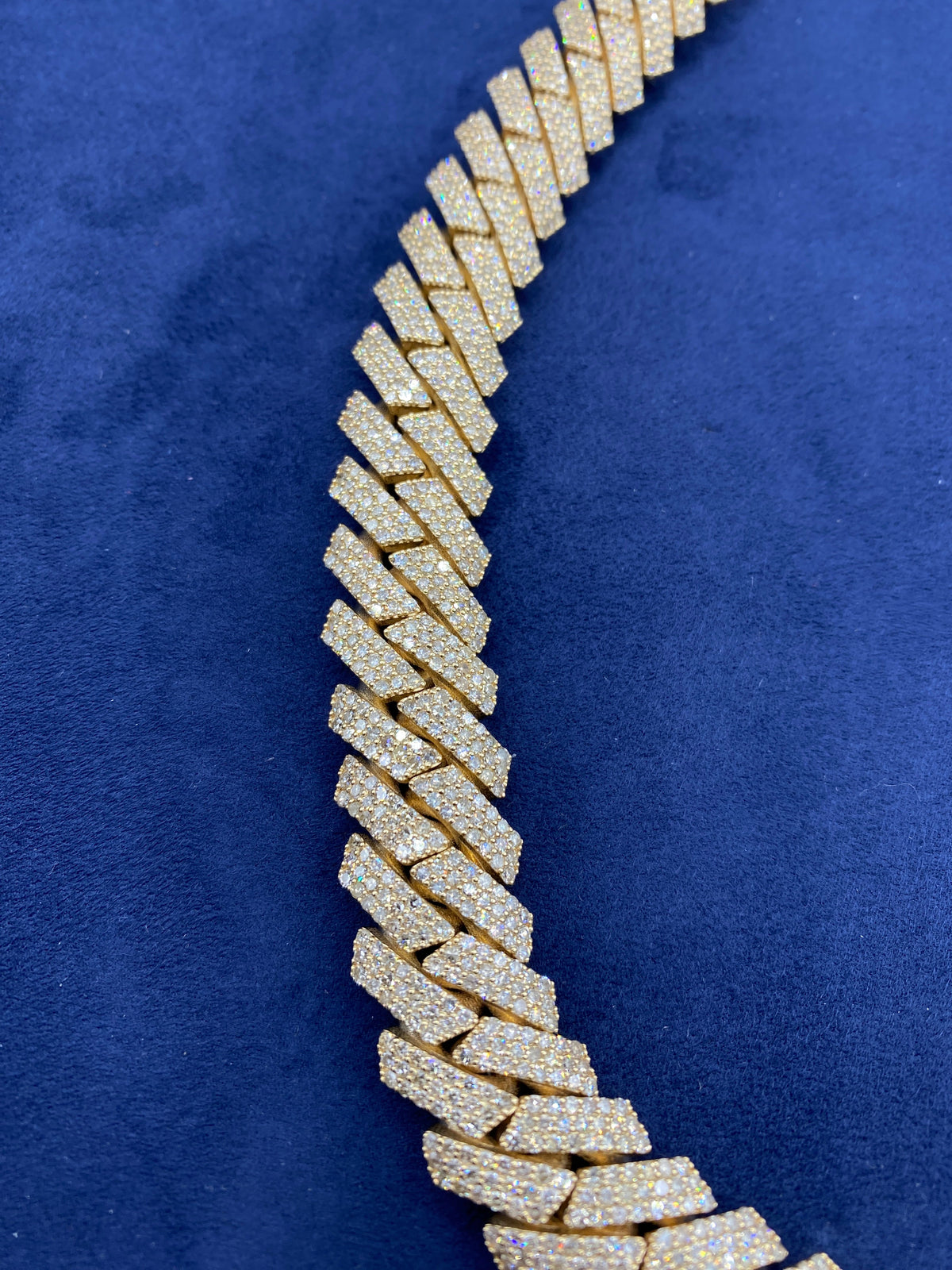 14K Gold Jumbo Diamond Cuban 16M Chain - additional product view 4