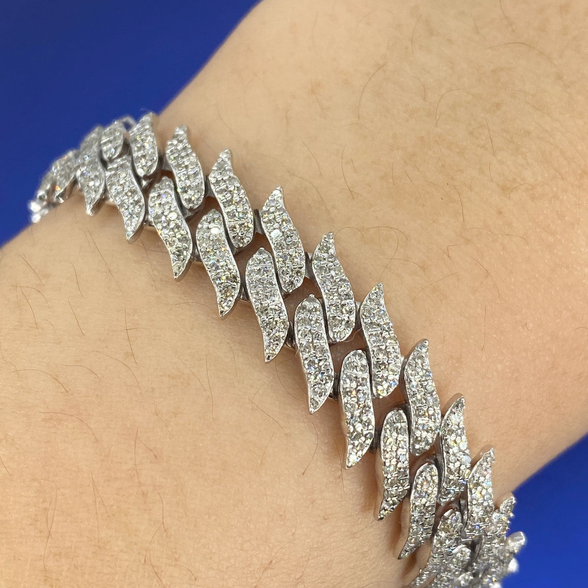 10K Gold 10mm Thorn Razor Cuban Link Diamond Bracelet 8 in in white gold - close-up product photo