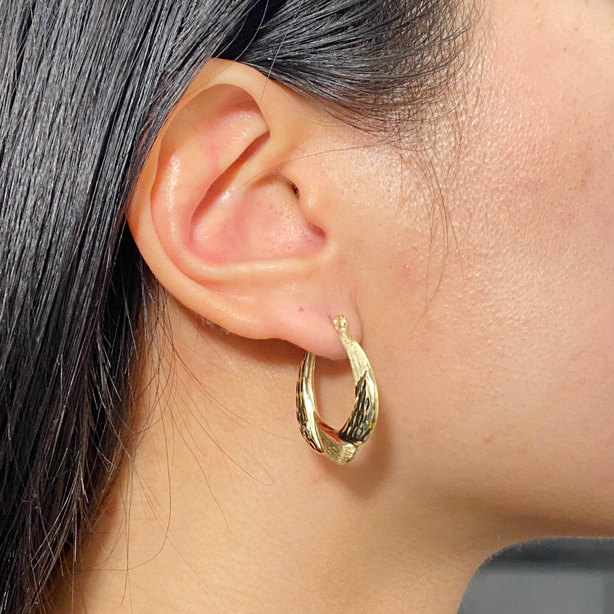 10K Gold Braided Oval Hoop Earrings - additional product view 3