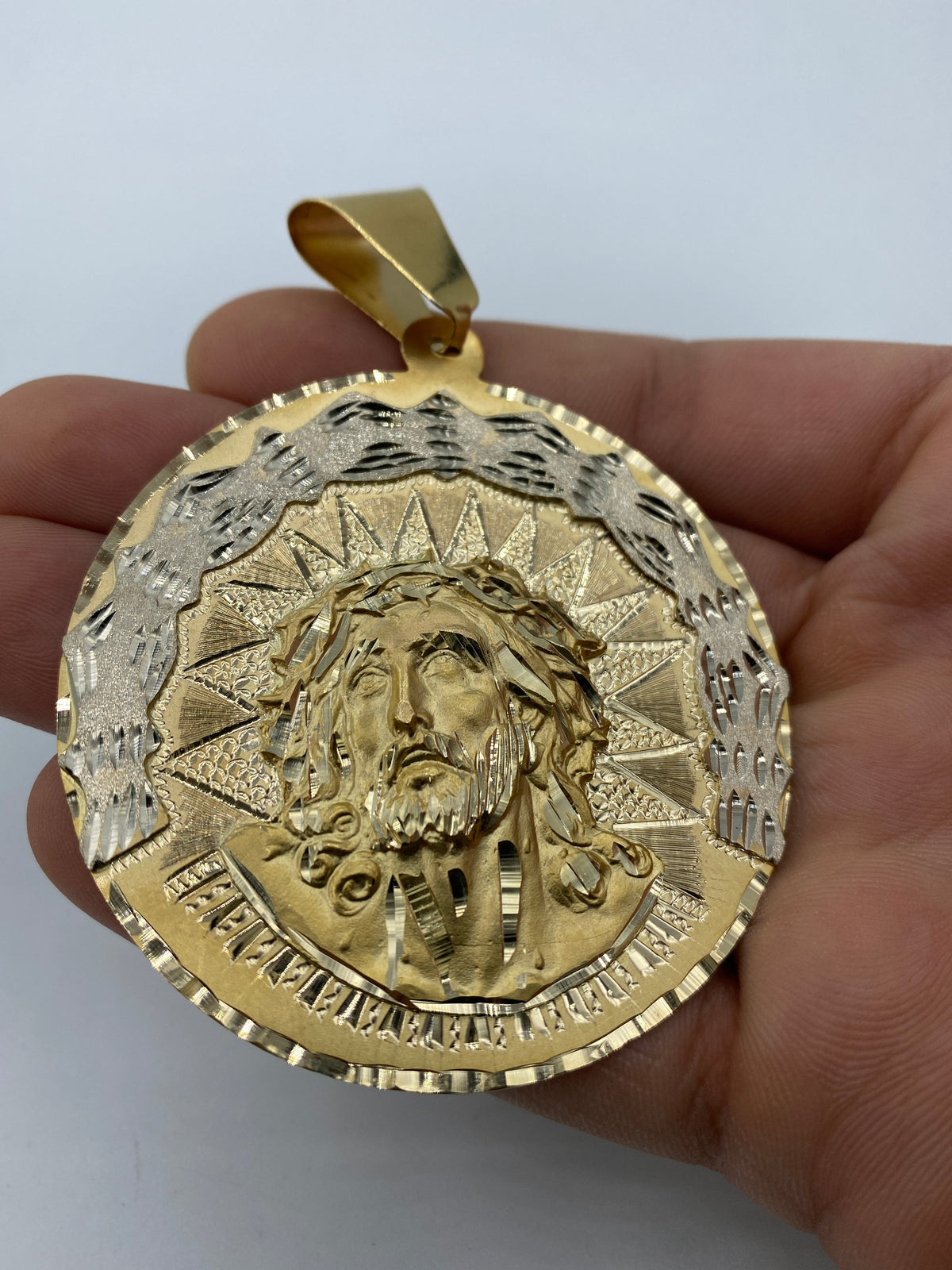 14K Gold Face of Jesus Medal Pendant - additional product view 2