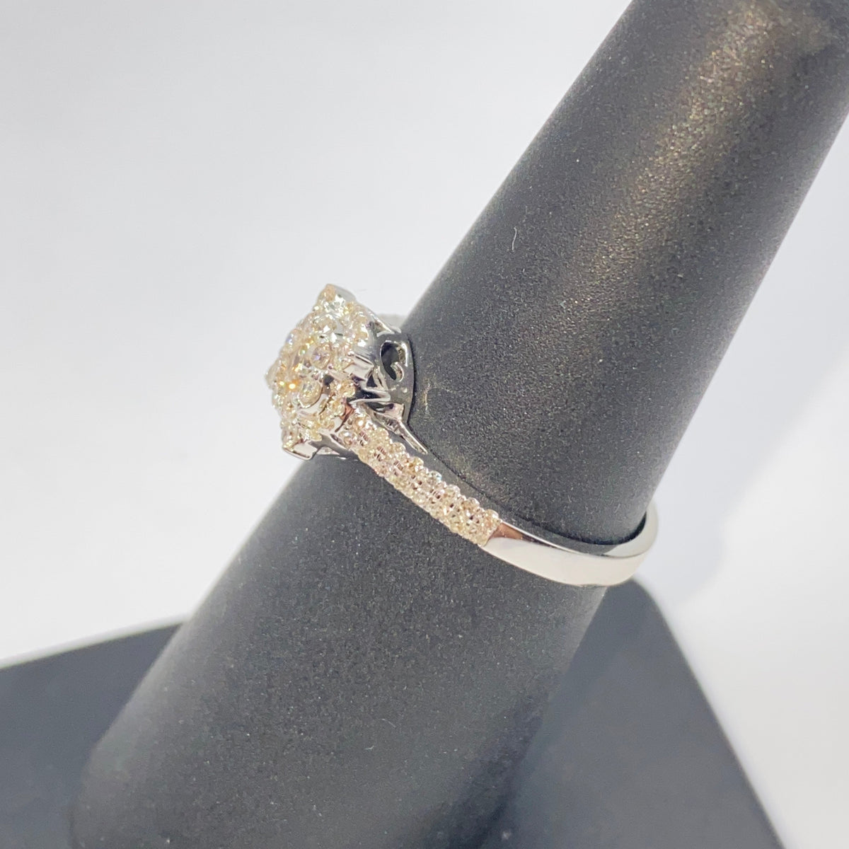 14K Gold Sydney Circle Halo Diamond Ring - additional product view 9