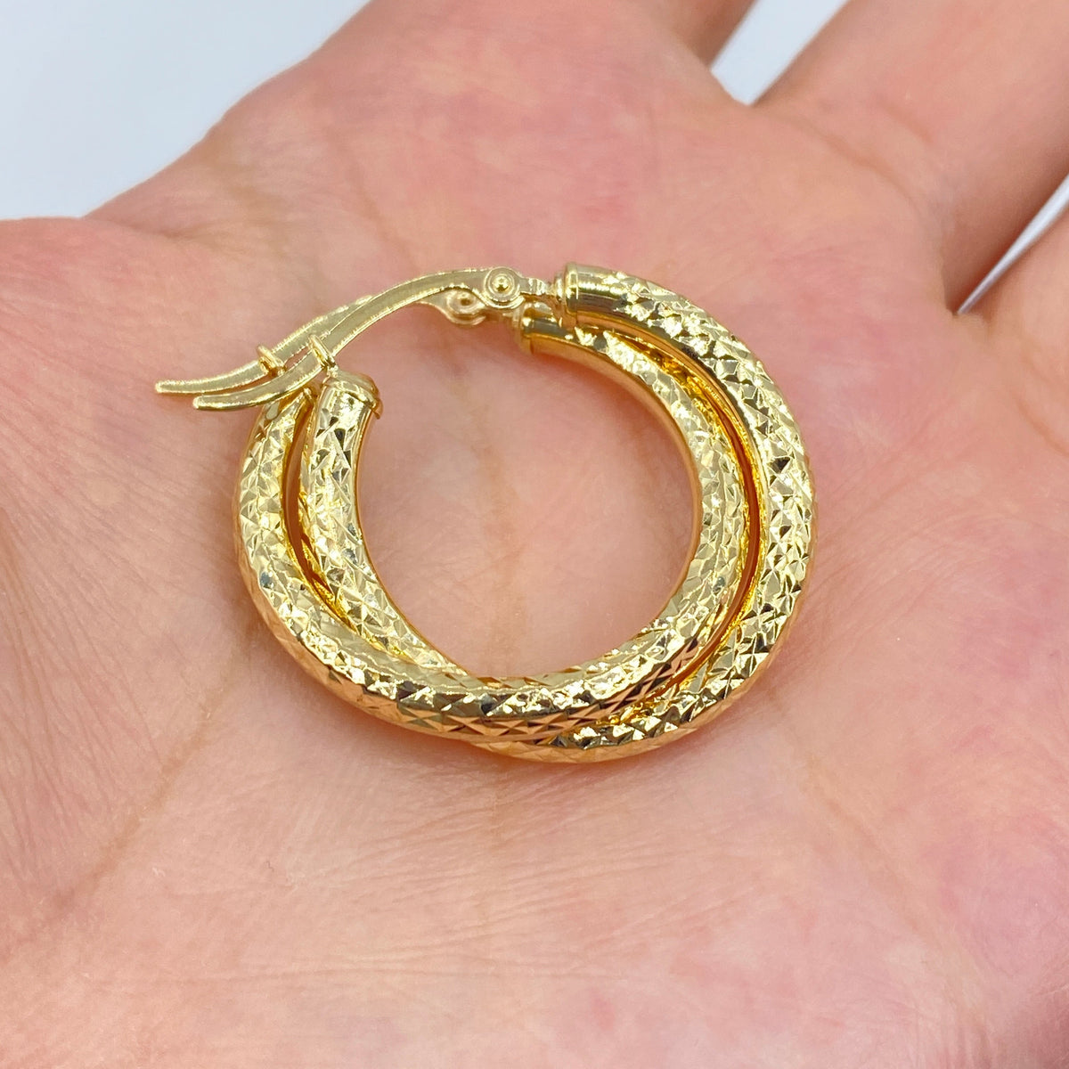 14K Alligator Textured Gold Hoop Earrings 3.5mm, 1.2" - close-up product photo