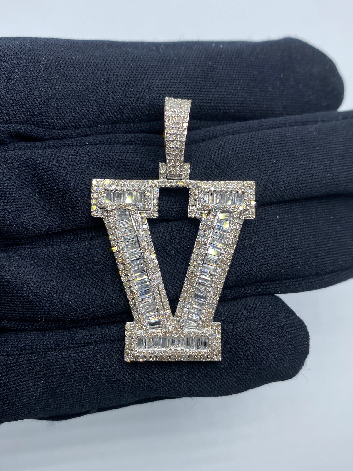 Initial V Baguette Diamond Pendant in white - close-up product photo