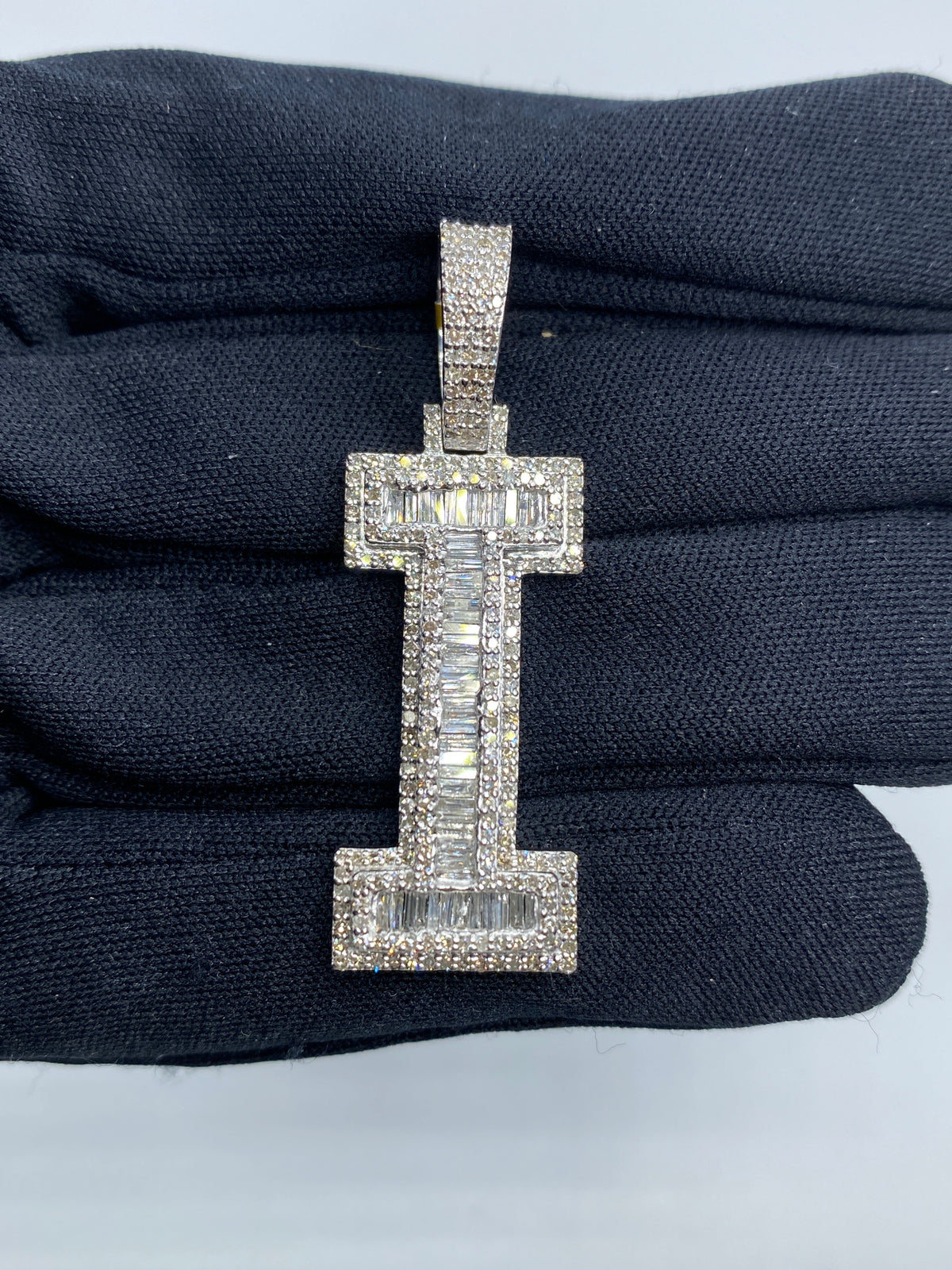 Initial I Baguette Diamond Pendant in white - close-up product photo