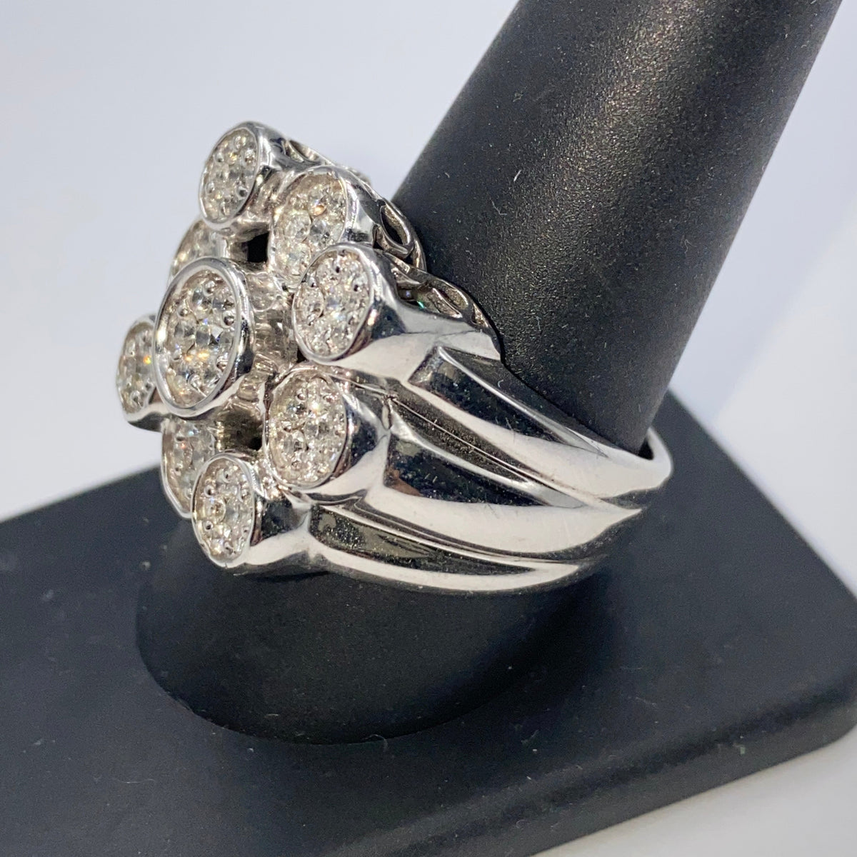 18K Showstopper Diamond Ring - additional product view 5
