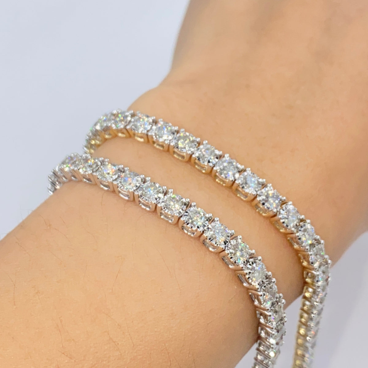 14K Gold Tennis Diamond Bracelet 7 in in white gold, 1 - close-up product photo