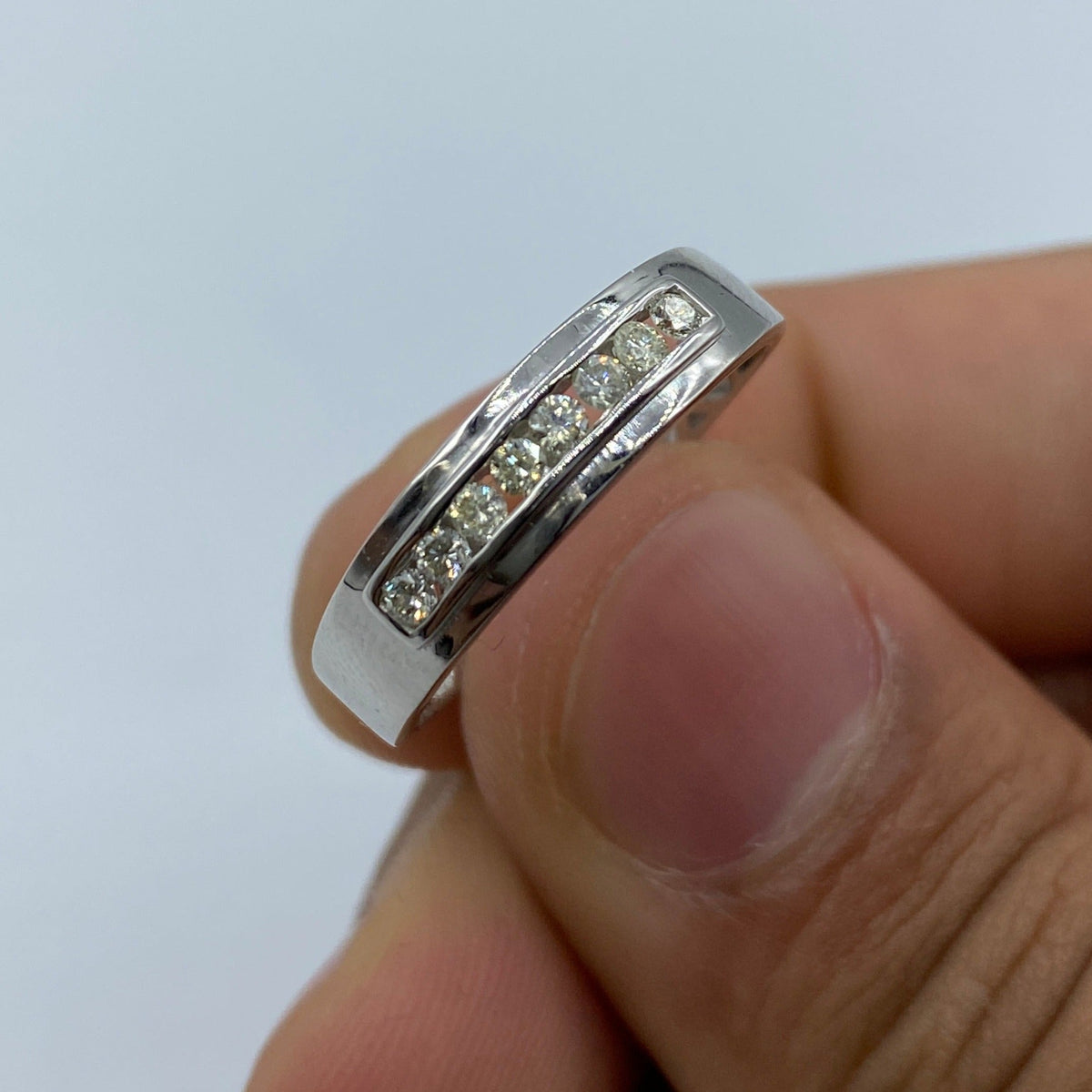 10K Gold Diamond Wedding Band in white gold - close-up product photo