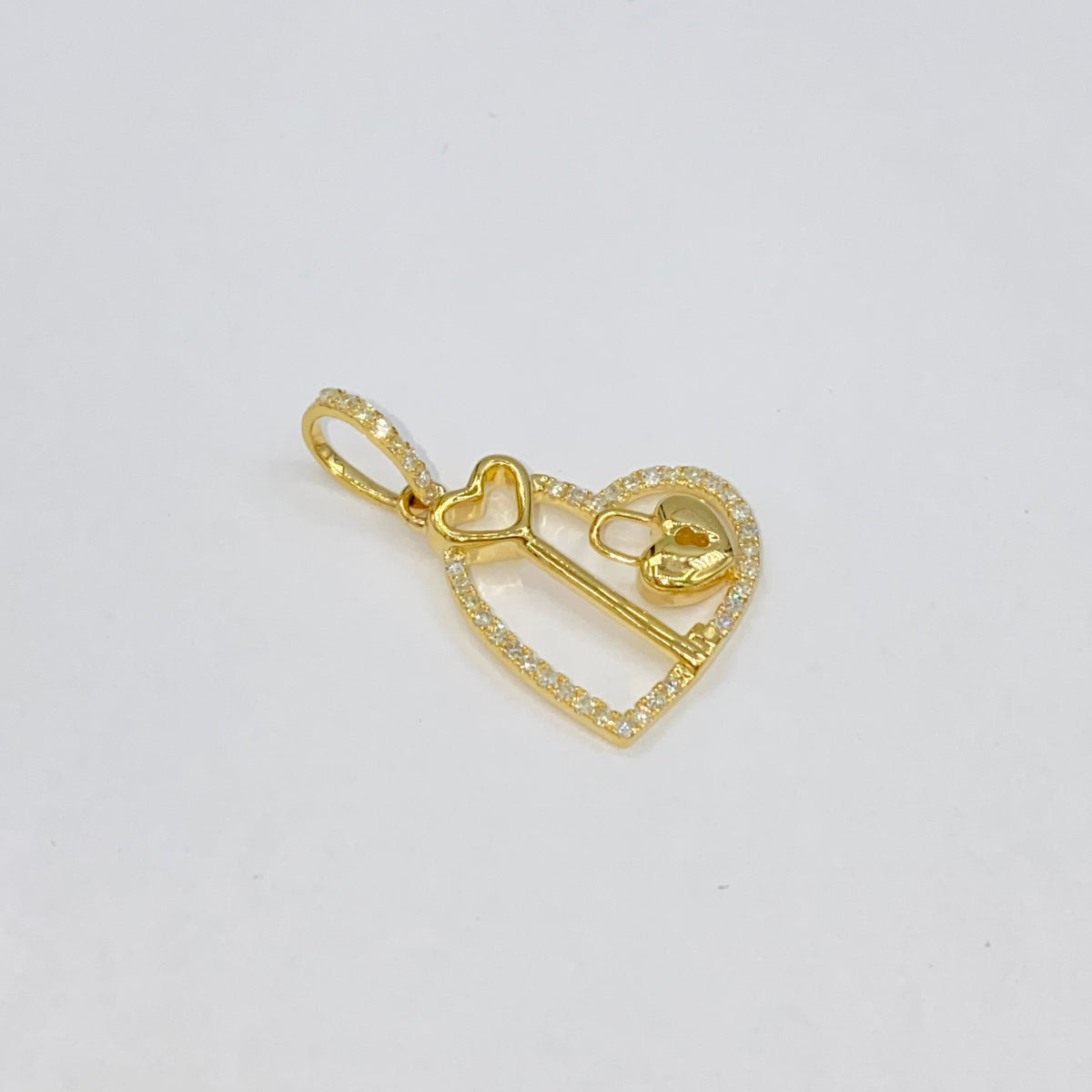 10K Gold Key & Lock Heart Diamond Pendant in yellow gold - close-up product photo