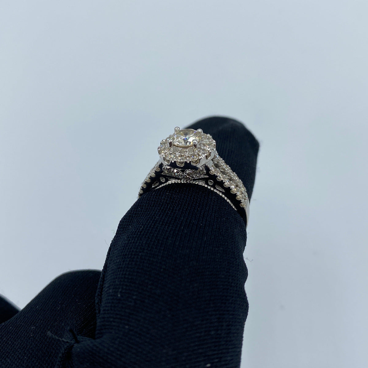 14K Gold Halo Circle with Large Center Stone Diamond Ring - additional product view 3