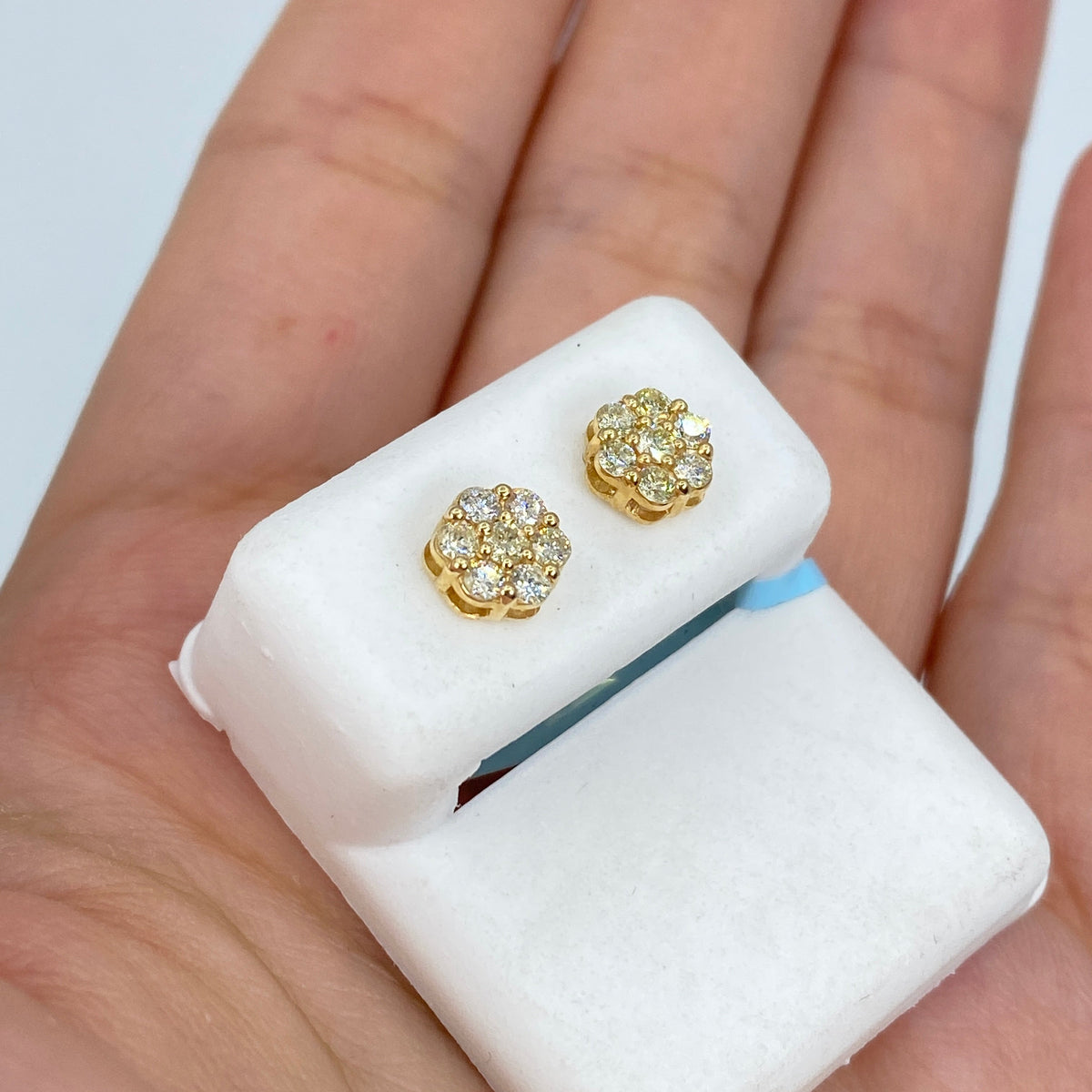14K Gold Flower Diamond Earrings 0.9 Ct in yellow gold - close-up product photo