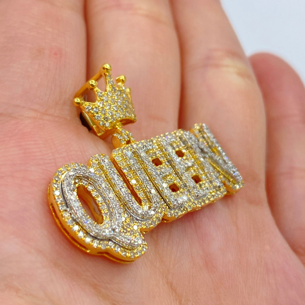 10K Gold Royalty Name Plate Diamond Pendant - additional product view 5