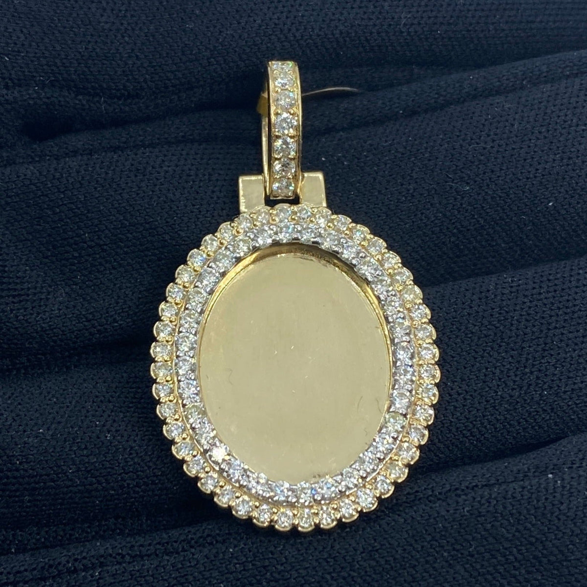 Oval Picture Diamond Pendant 2.2 Ct - additional product view 2