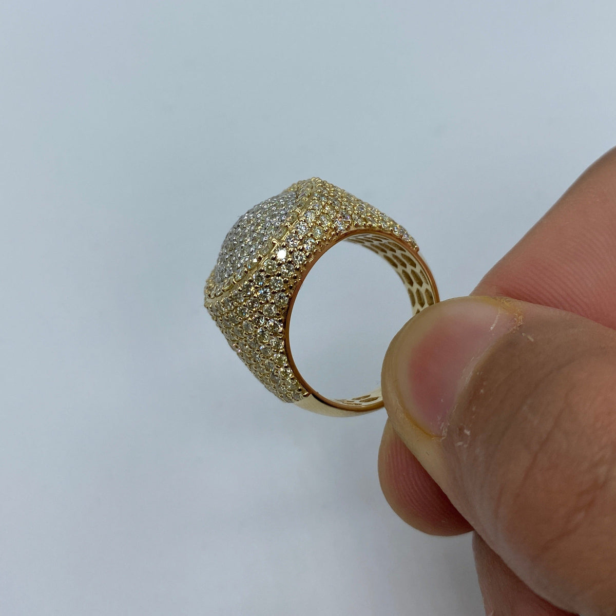 14K Gold Circle White Face Diamond Ring - additional product view 4