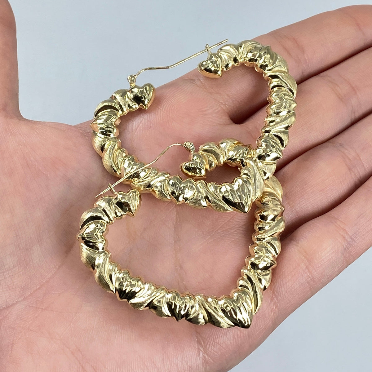 10K Gold Puff Heart Shape Hoop Earrings - additional product view 2