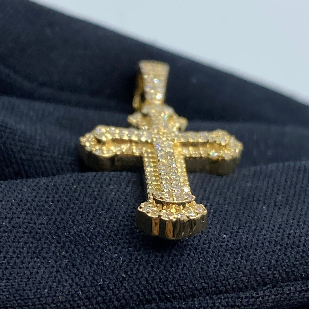 10K Gold Trefoil Cross Diamond Pendant - additional product view 4