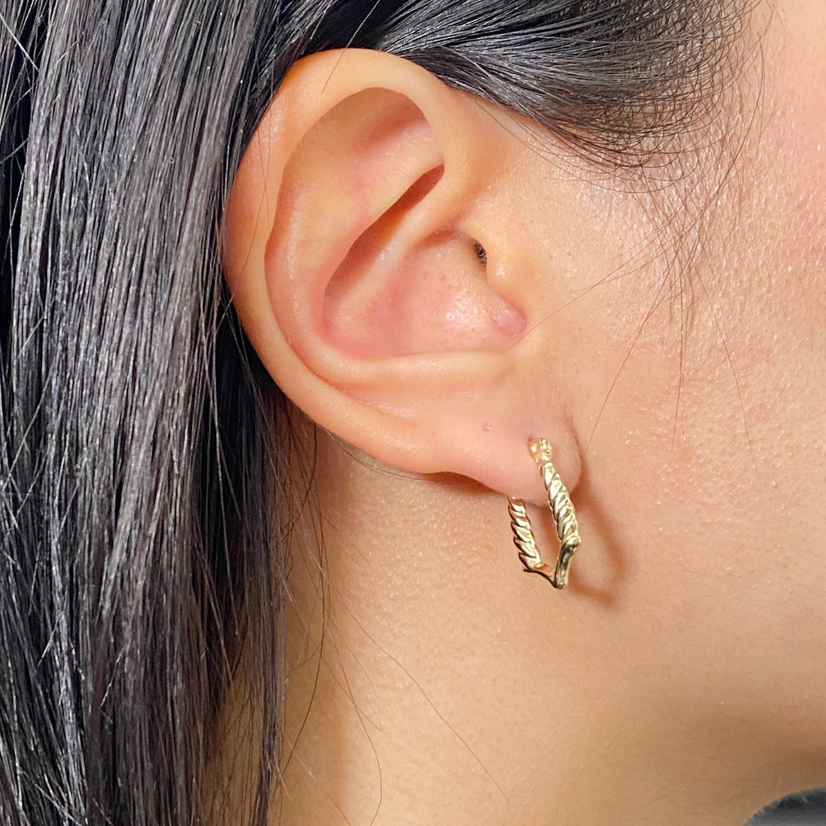 10K Gold Braided Rectangle Hoop Earrings - additional product view 3
