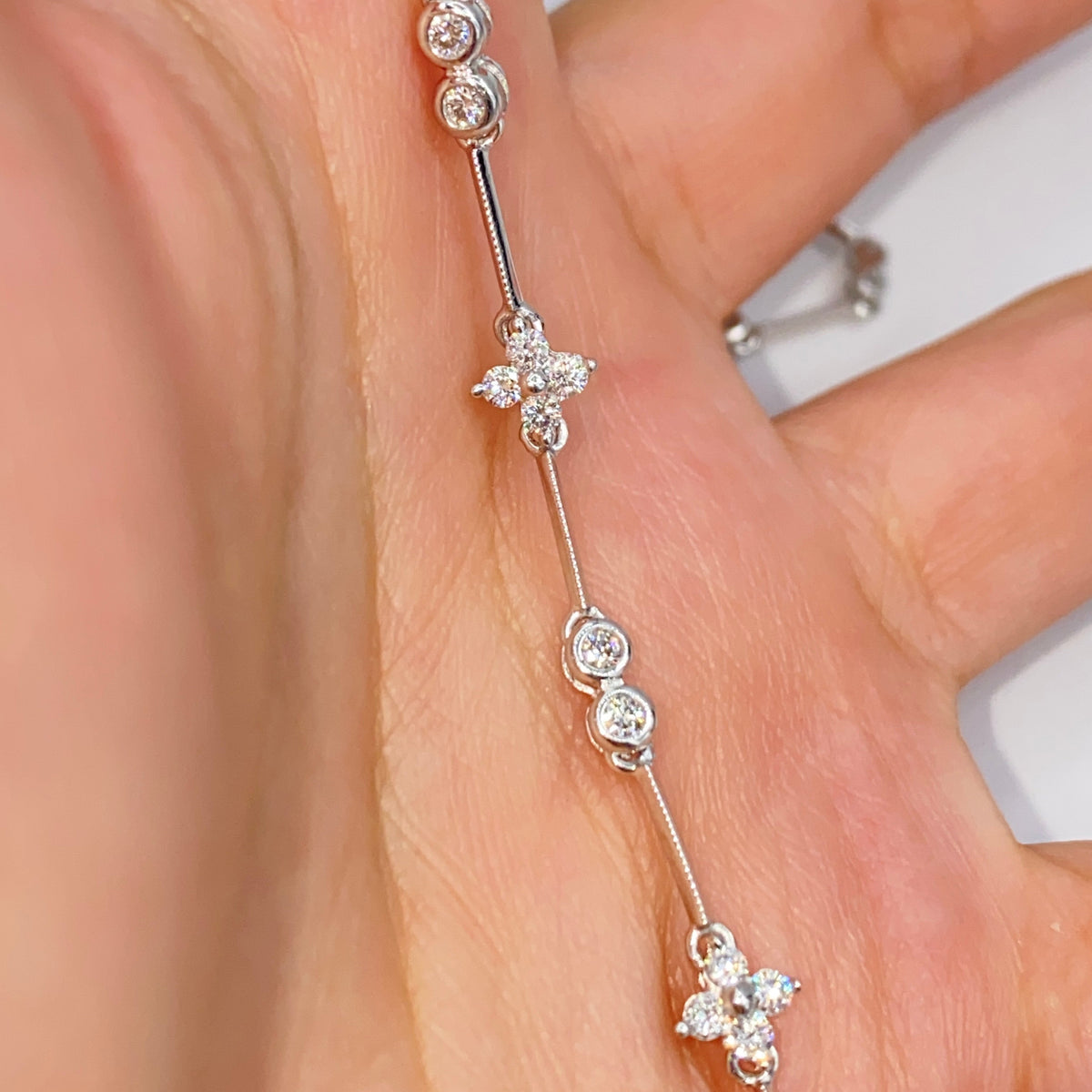 14K Gold Clover Diamond Necklace 18 in - additional product view 3