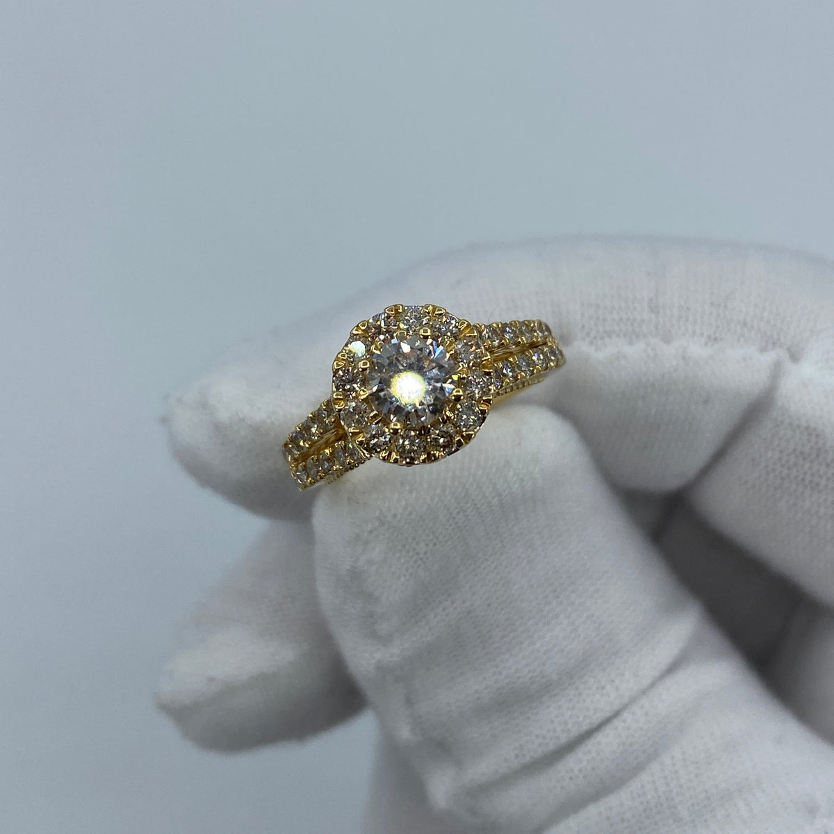 14K Gold Round Large Center Stone Diamond Engagement Ring - additional product view 3