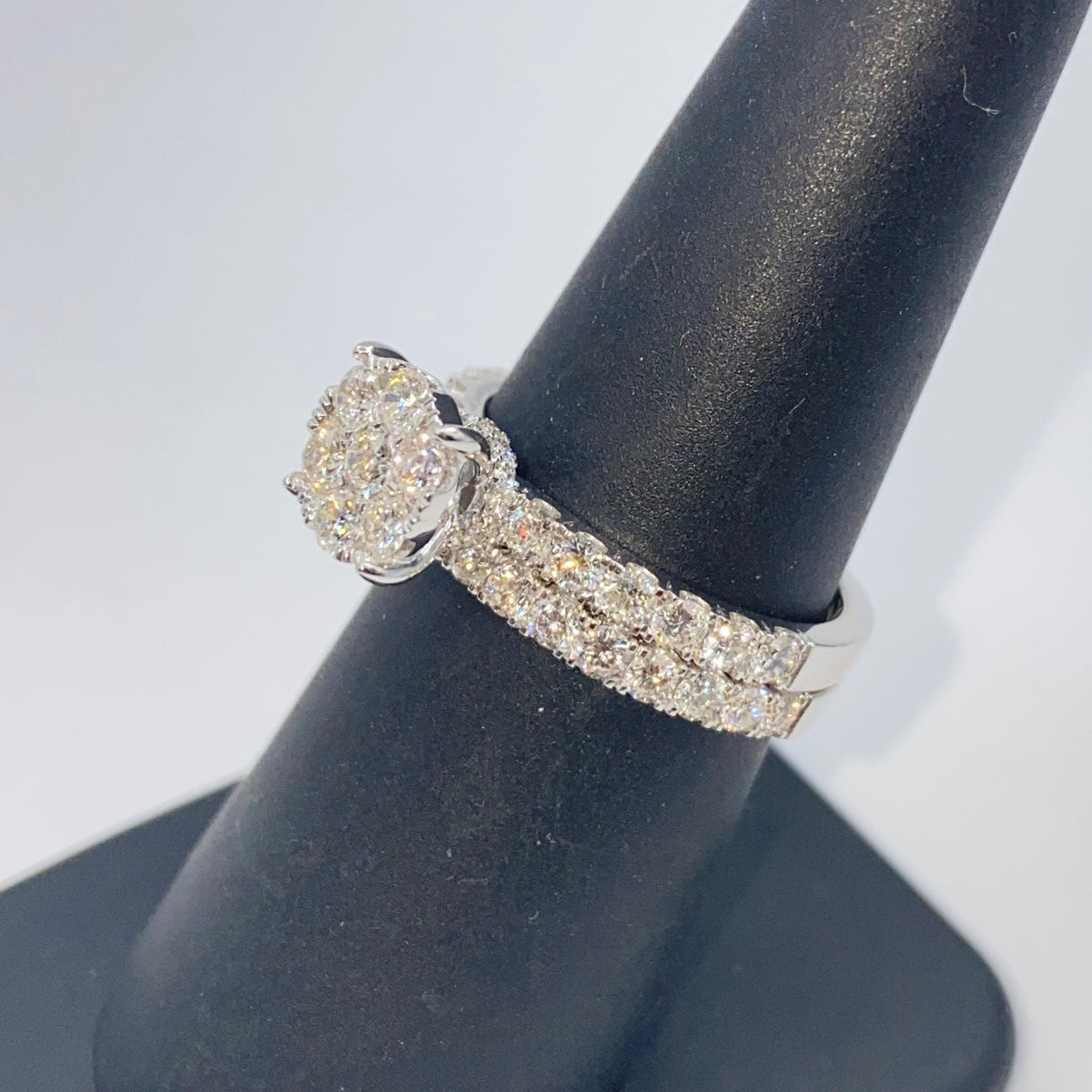 14K Gold Barbie Circle Diamond Engagement Ring - additional product view 11