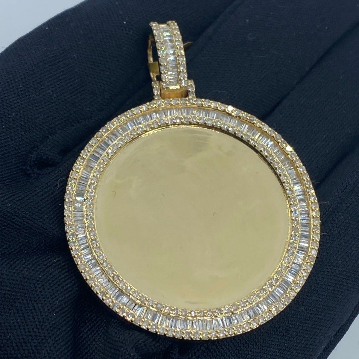 Circle Picture Diamond Baguette Pendant - additional product view 2