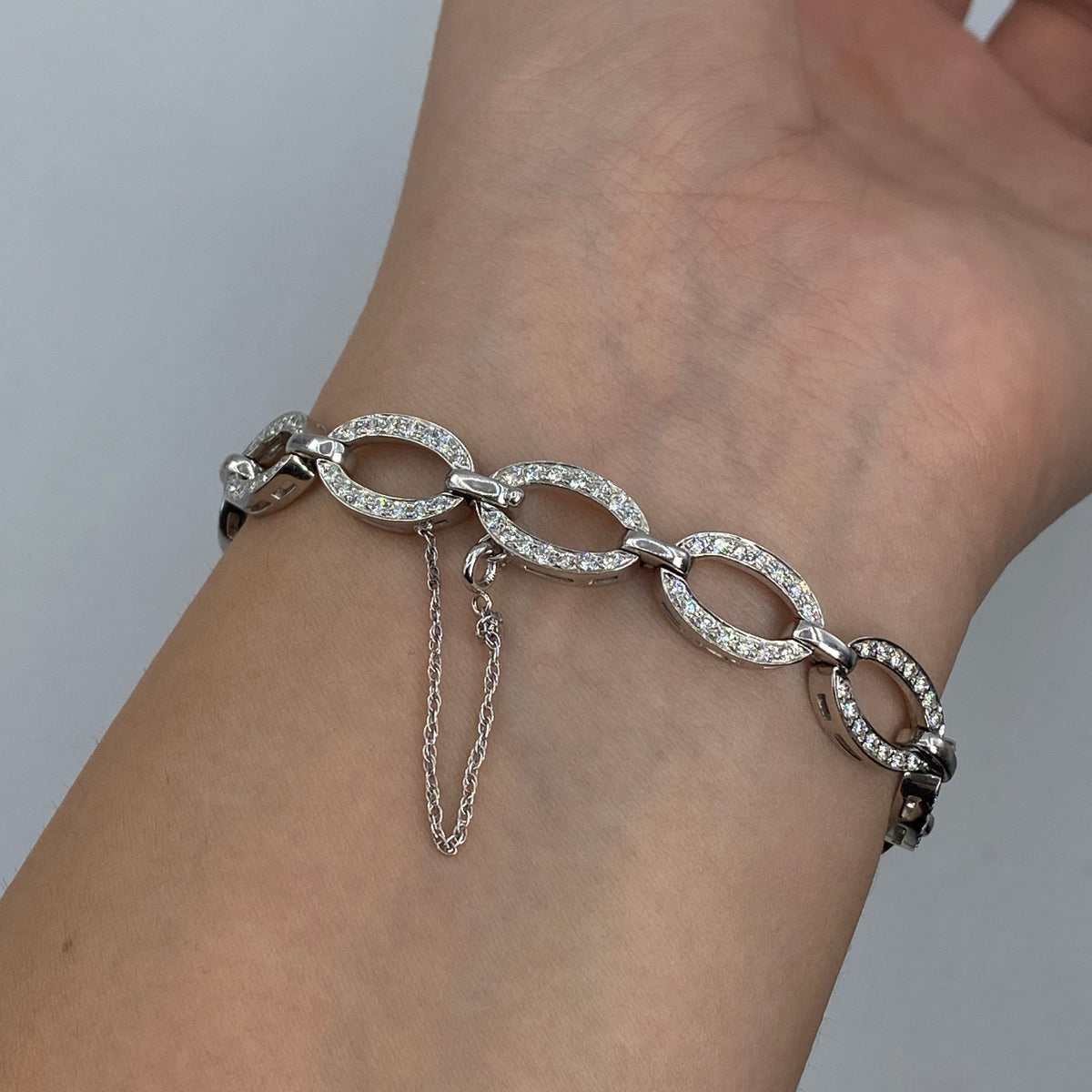 18K Gold Circle Link Diamond Bracelet - additional product view 6