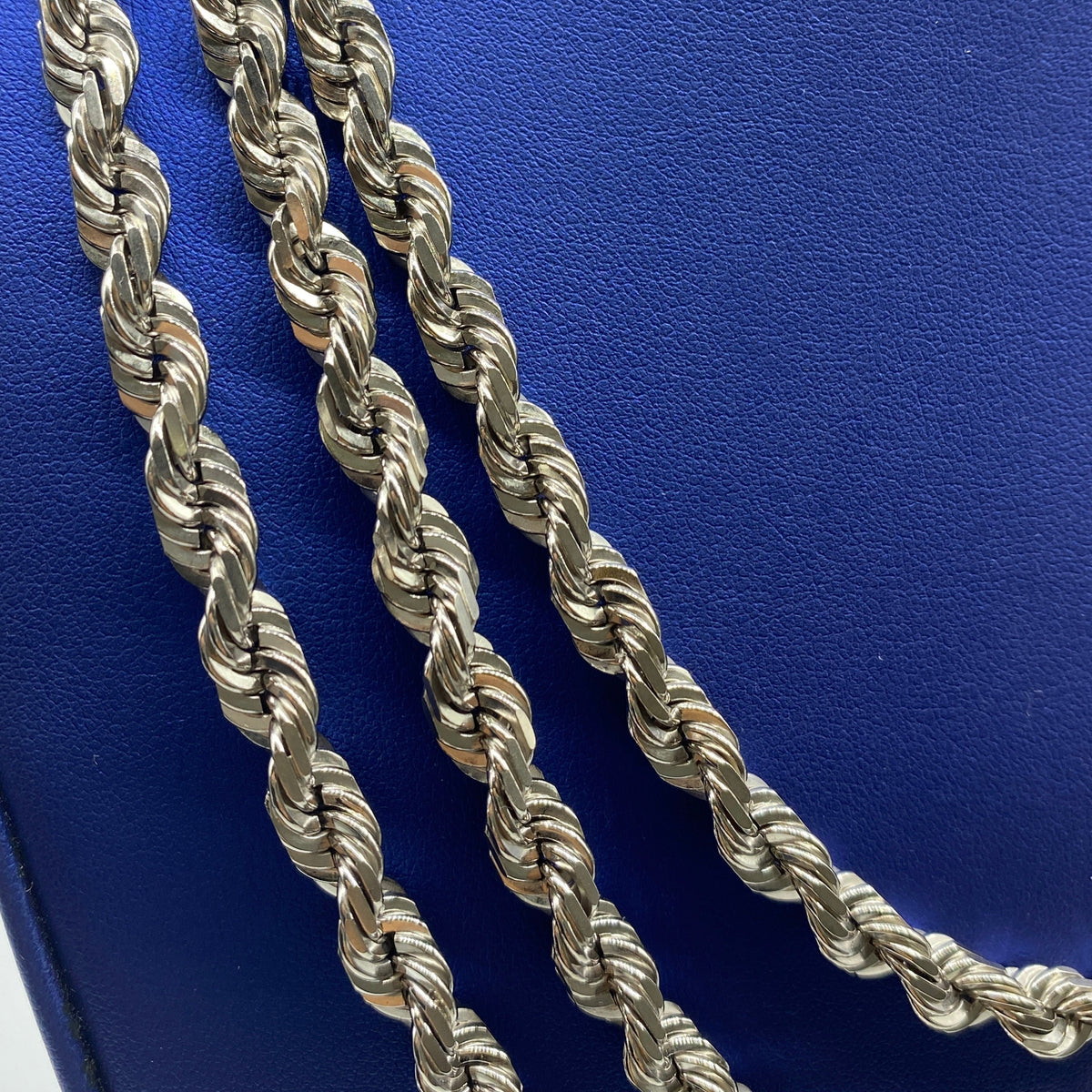 10K 7.5mm Rope Chain in White Gold 20–24 in - additional product view 3