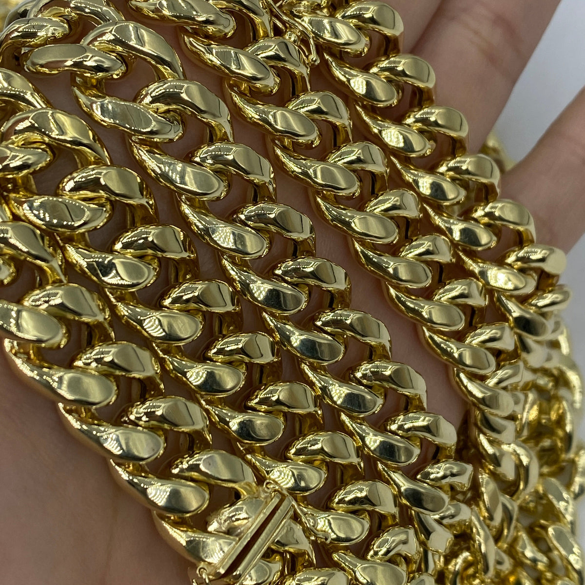 10K Gold 11.5mm Miami Cuban Link Diamond Chain 20–30 in - additional product view 4