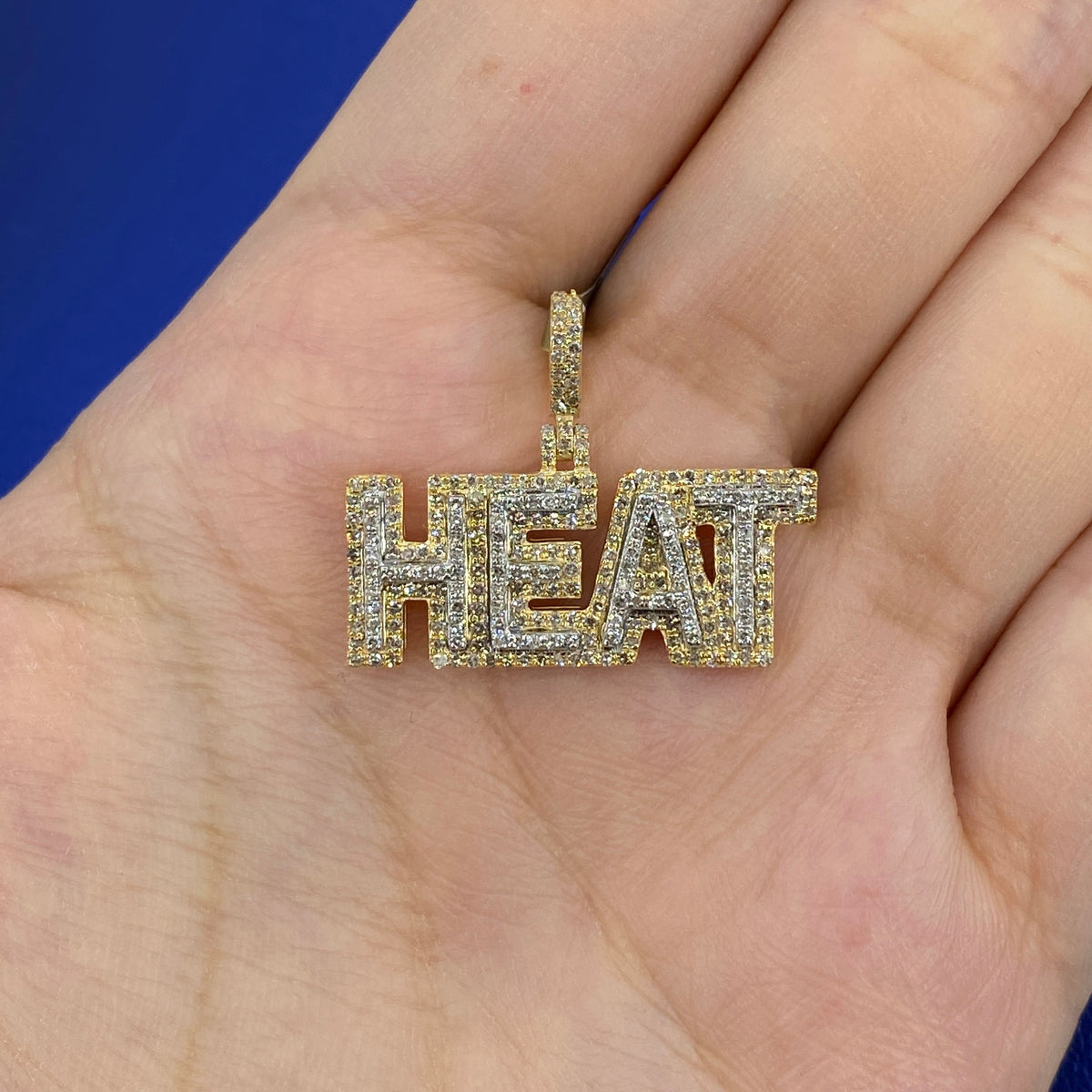10K Gold Heat Name Plate Diamond Pendant - additional product view 2