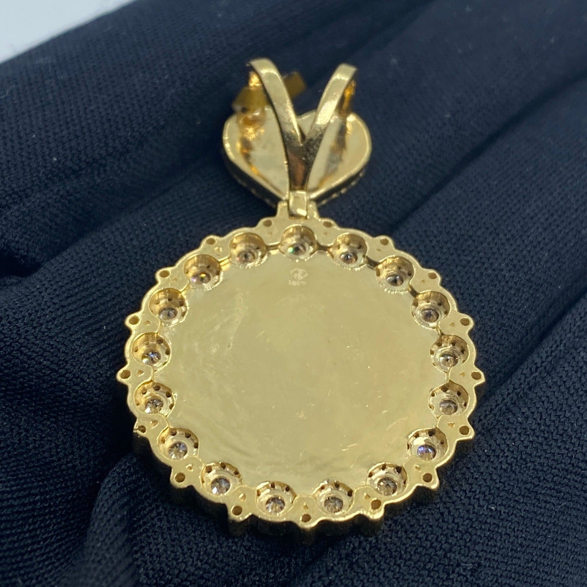 Circle Picture Diamond Pendant Broken Heart Bale - additional product view 5