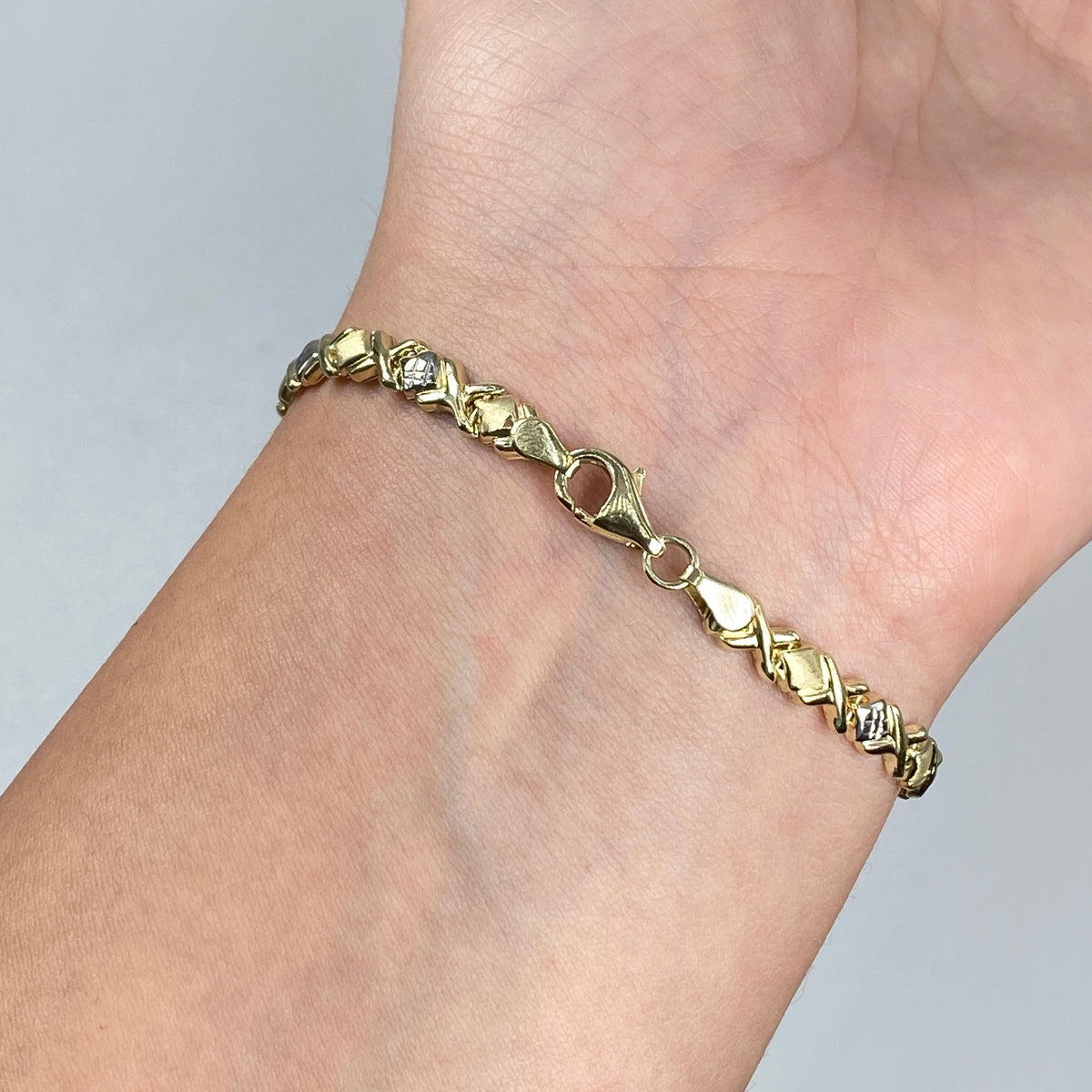 10K Gold XO Link Bracelet 7 in - additional product view 4