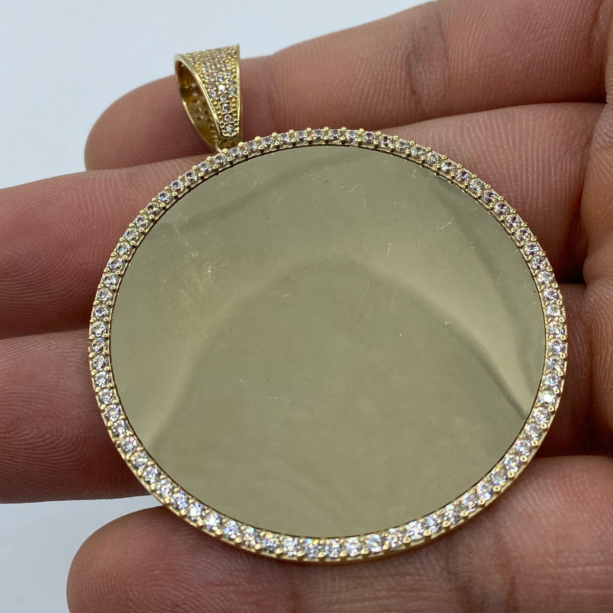 14K Gold Round Picture Pendant - additional product view 5