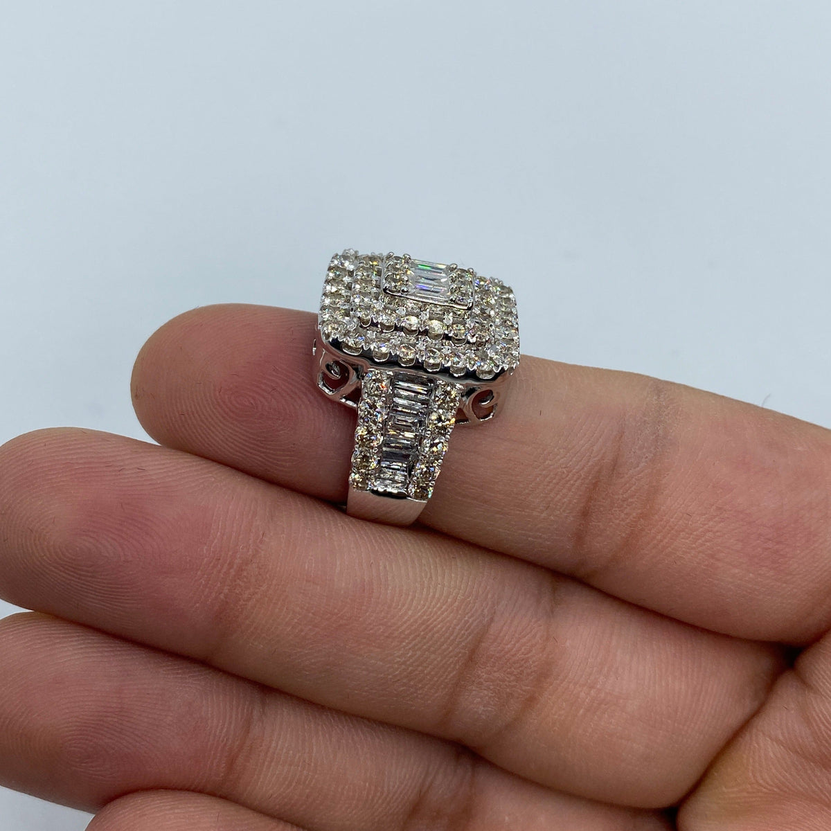 14K Gold Rectangle Center Diamond Baguette Ring in White - additional product view 8