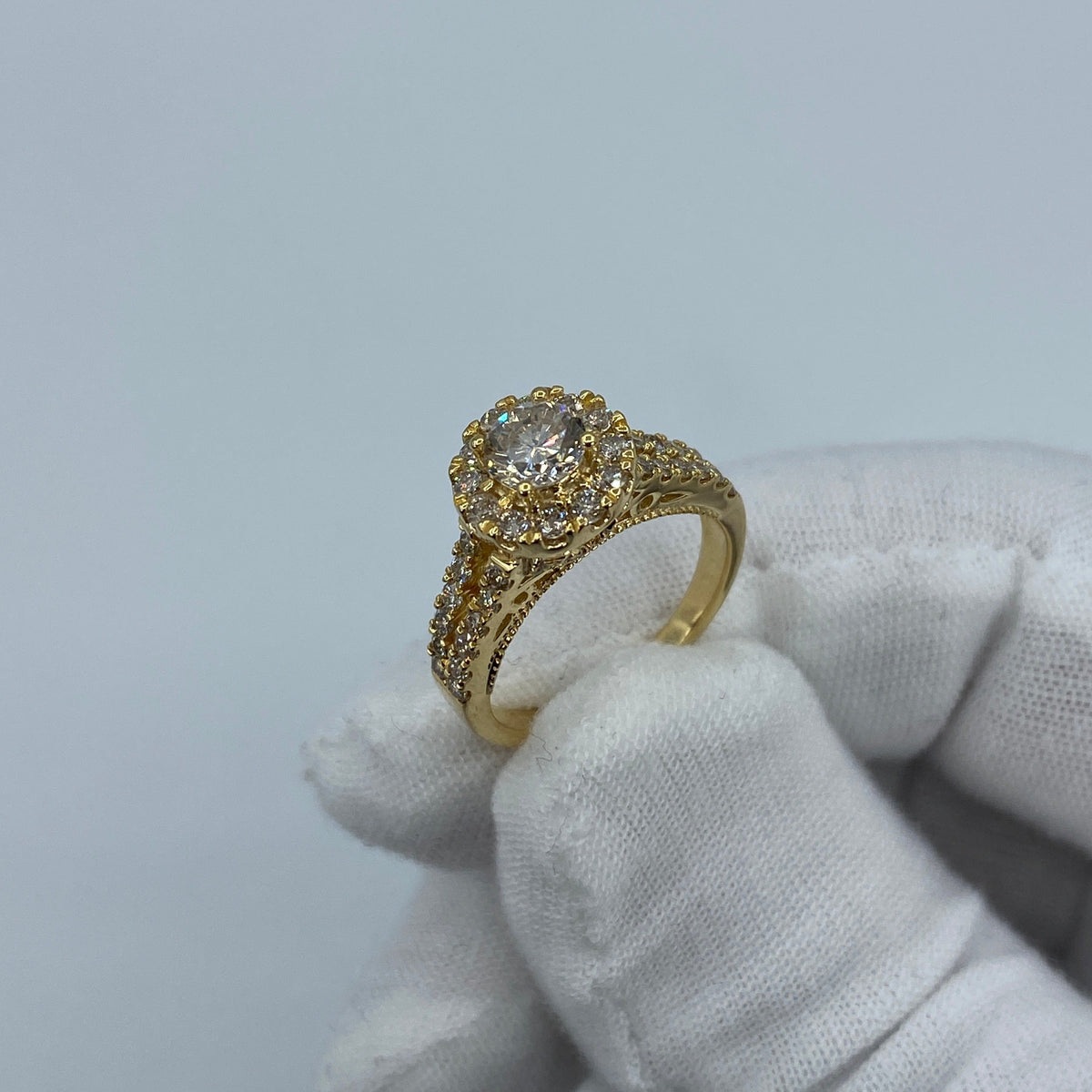 14K Gold Round Large Center Stone Diamond Engagement Ring in yellow gold - close-up product photo
