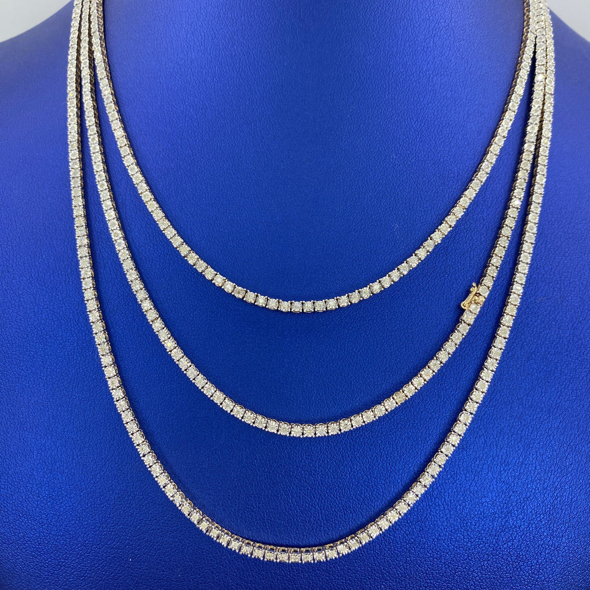10K Gold Shine Diamond Tennis Chains 16–20 in in yellow gold, Large - close-up product photo