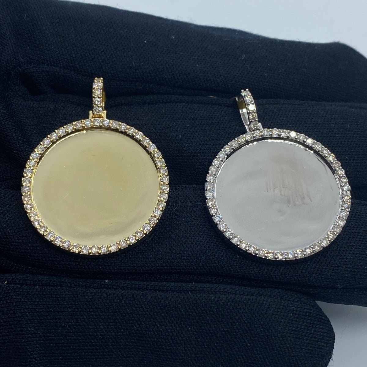 Circle Picture Diamond Pendant - additional product view 2