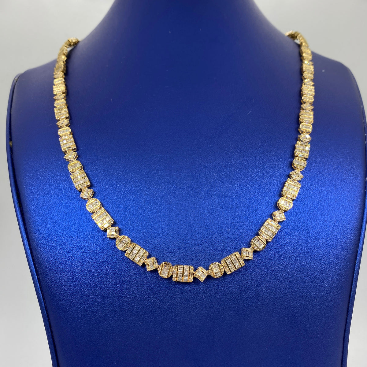 10K Gold 6mm Diamond Baguette Geometric Link Chain 22 in in yellow gold - close-up product photo