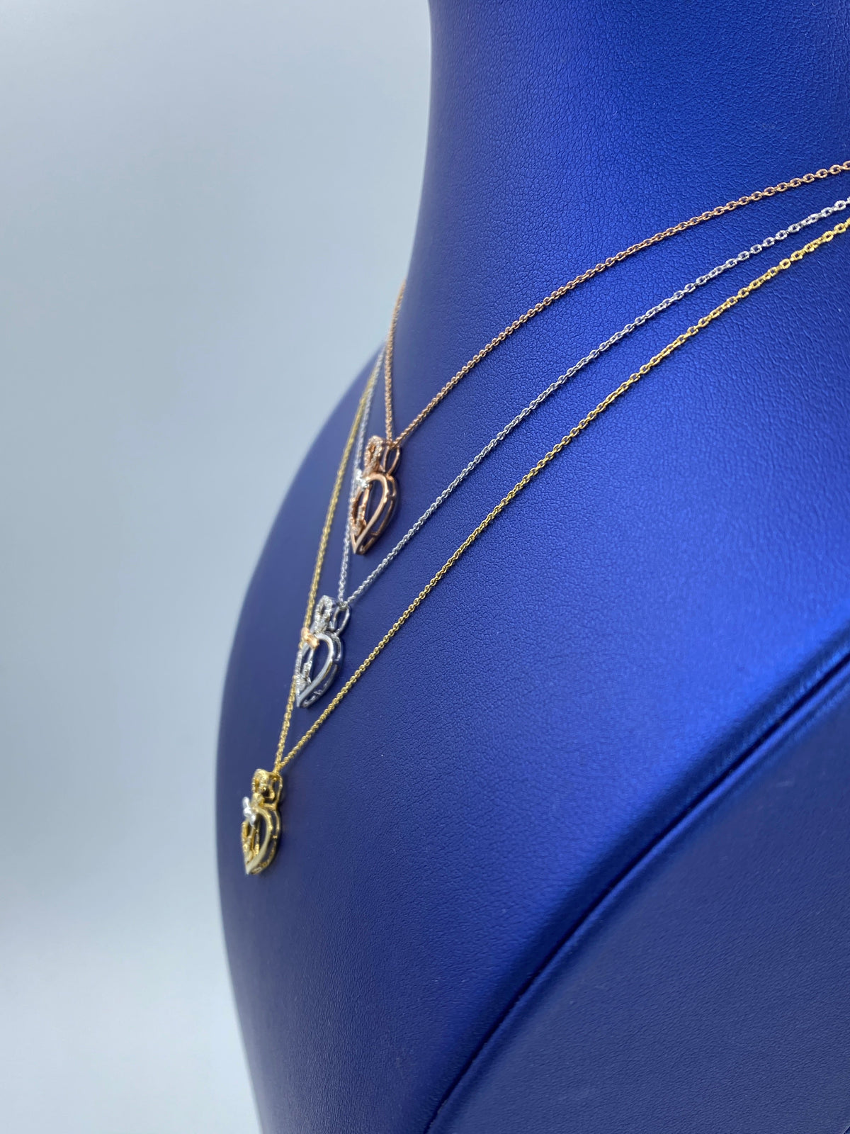 10K Gold and Diamond Heart Necklace - additional product view 4